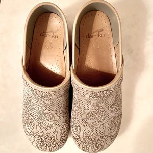 Dansko Clog  EURO-40